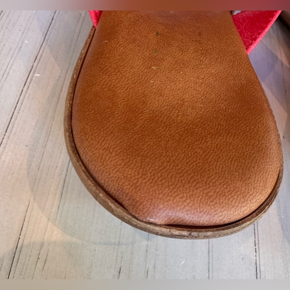 Italian Shoemakers Coral & Gold Thong Wedge Sandals – Women’s Size 8 - Picture 8 of 14